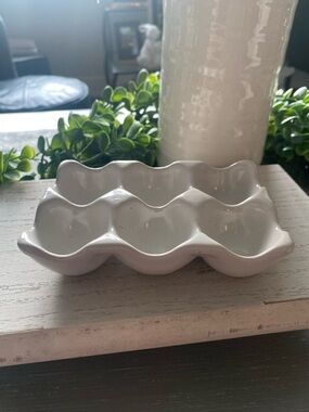 Small Off White Ceramic Egg Tray - 6 Compartment Farmhouse Decor Tier Tray